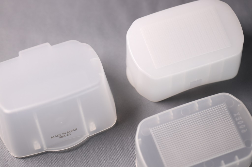 クリップオンストロボの配光分布をコントロールする(アダプター編)