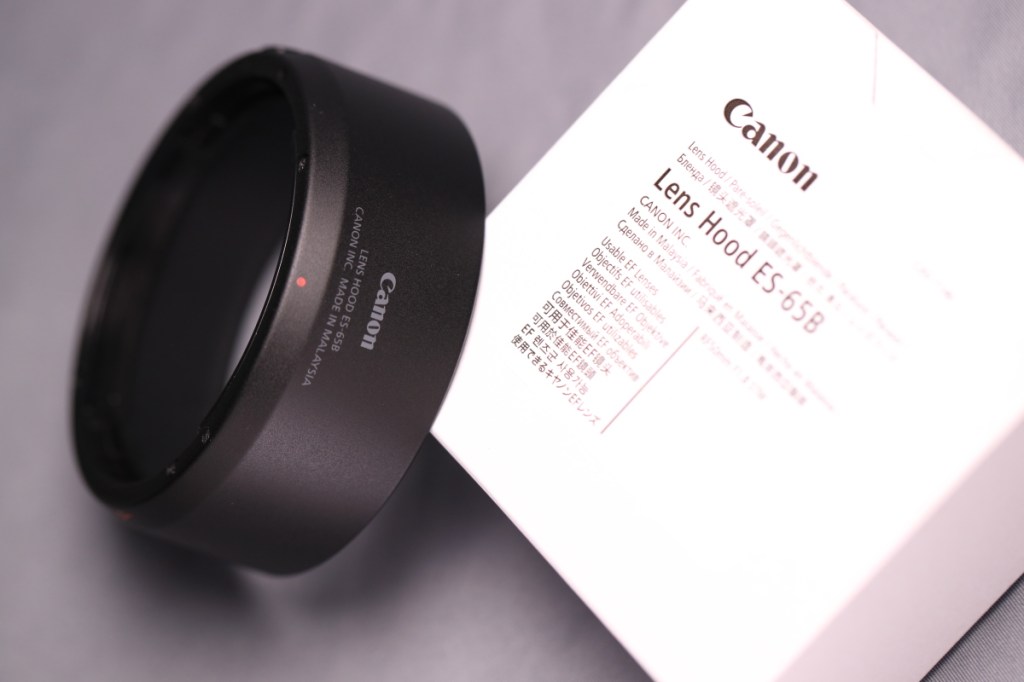 RF50mm F1.8 STMはレンズフード非同梱です&nbsp;(ES-65B)